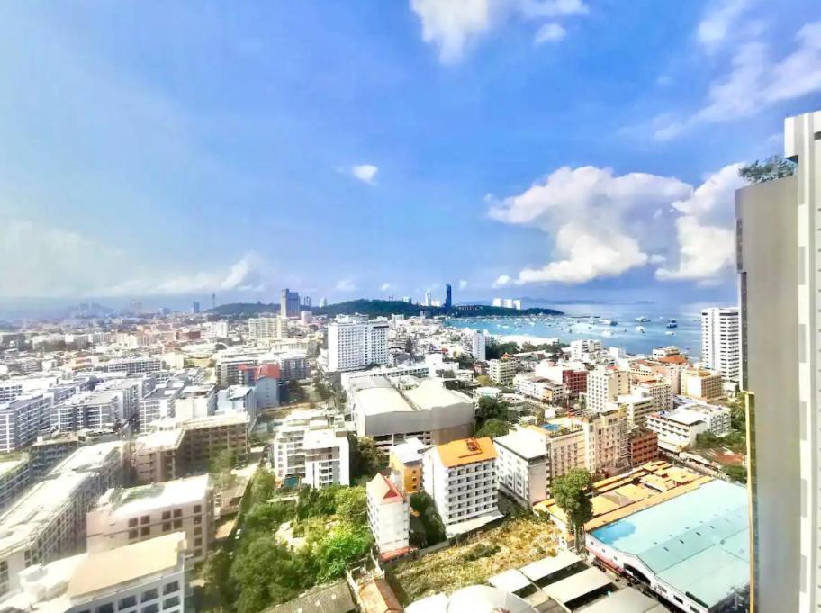 The Base Central Pattaya Quiet King-Bed With Infinity Pool & Free Netflix! المظهر الخارجي الصورة