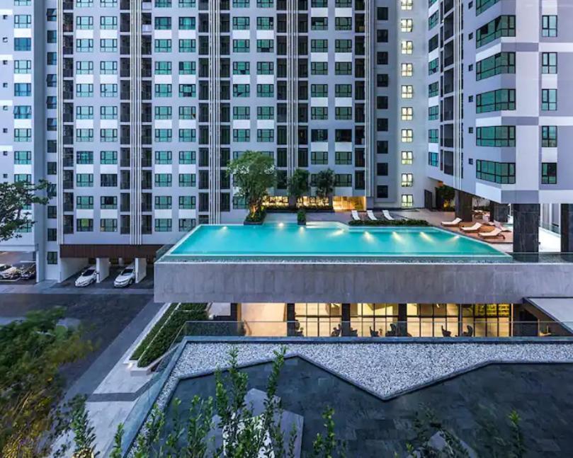 The Base Central Pattaya Quiet King-Bed With Infinity Pool & Free Netflix! المظهر الخارجي الصورة