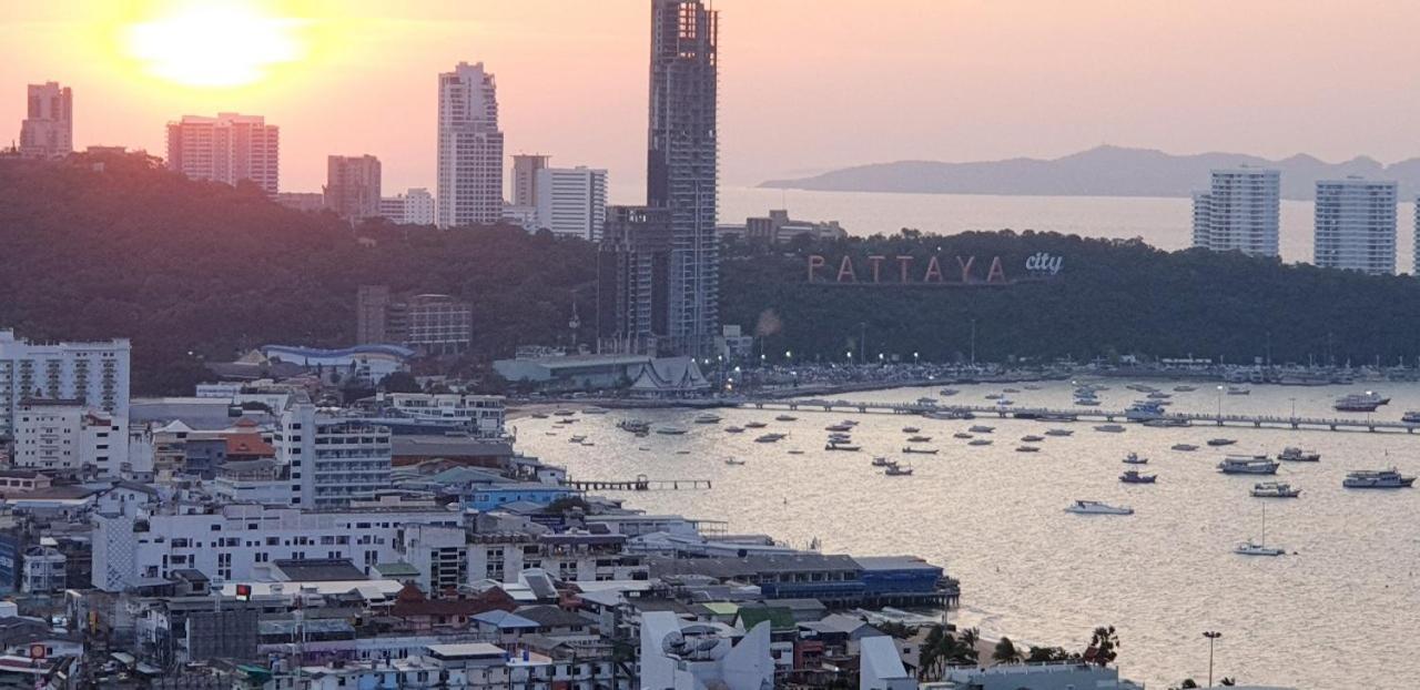 The Base Central Pattaya Quiet King-Bed With Infinity Pool & Free Netflix! المظهر الخارجي الصورة