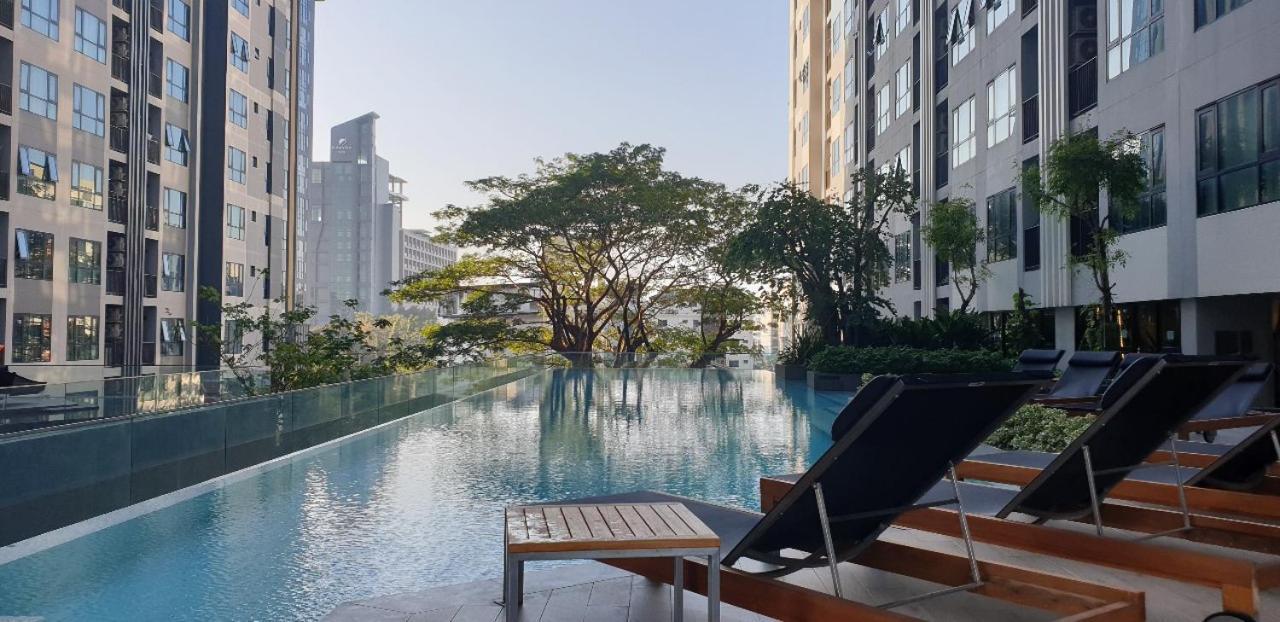 The Base Central Pattaya Quiet King-Bed With Infinity Pool & Free Netflix! المظهر الخارجي الصورة
