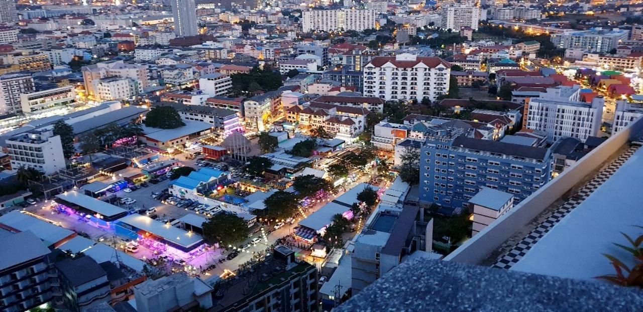The Base Central Pattaya Quiet King-Bed With Infinity Pool & Free Netflix! المظهر الخارجي الصورة